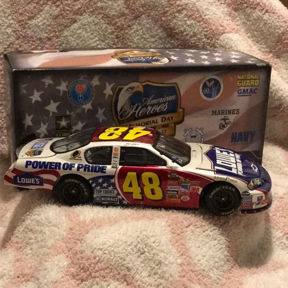 Jimmie Johnson #48 Limited Edition American Heroes 1:24 2007 NASCAR